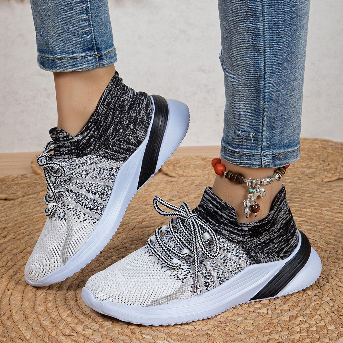 New Lace-up Sports Shoes Women